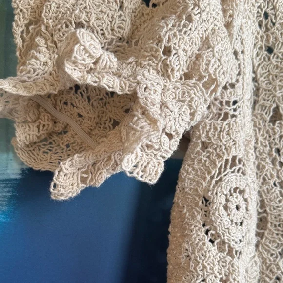 Solitaire Cream Crochet open knit puff sleeve boho top - Picture 4 of 9
